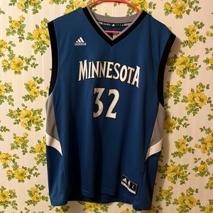 Timberwolves Karl-Anthony Towns 32 Adidas Throwback Jersey. Size Large.